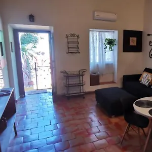 Bed & Breakfast Rosa Morada